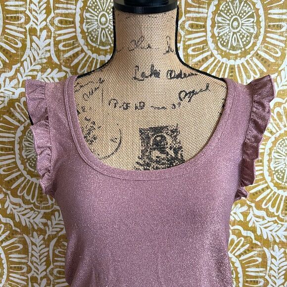 SUNDAYS By Wearesundays Kobie Metallic Ruffle Trim Tank Top Metallic Rose size M - Picture 5 of 11